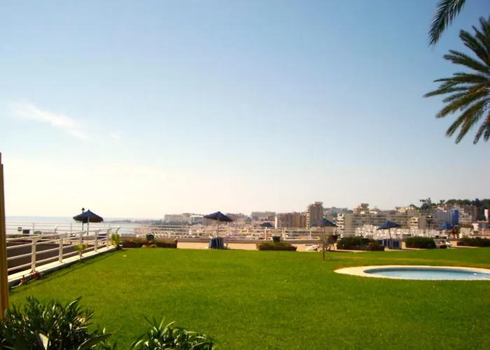 Santa Clara Modern & Exclusive Seafront Lejlighed *